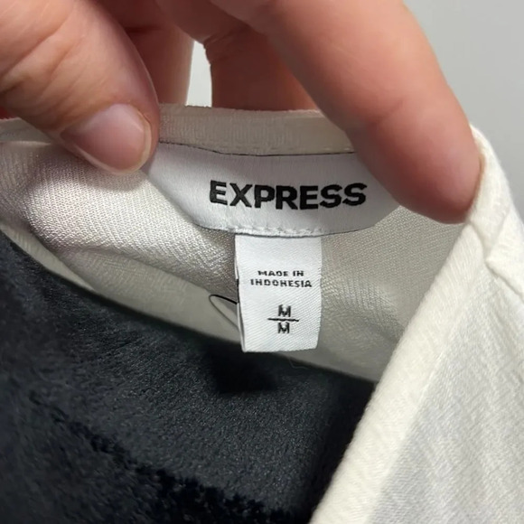 Express off white blouse size M - Picture 5 of 6